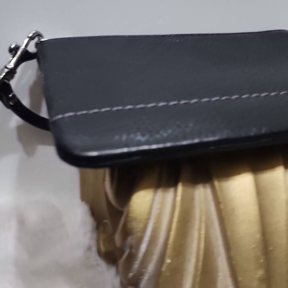Coach Park Leather Small Wristlet Black - Picture 5 of 8